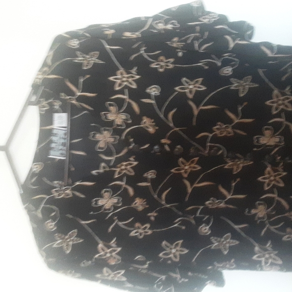 M.P.H. Floral Pattern Button Down Top Sz L - Picture 2 of 5